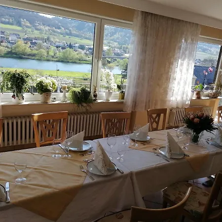 Wein Und Gastehaus Marlene Pohl Vendégház *