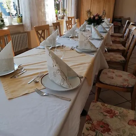 Guest house Wein Und Gastehaus Marlene Pohl *